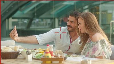 خالد سليم ونيكول سابا يلتقطان «سيلفي» في كواليس مسلسل «ولاد تسعة»