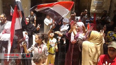 بالصور.. تزايد إقبال المواطنين باللجان الانتخابية بمنيا القمح