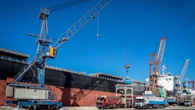 ميناء دمياط يستقبل 36 ألف طن قمح