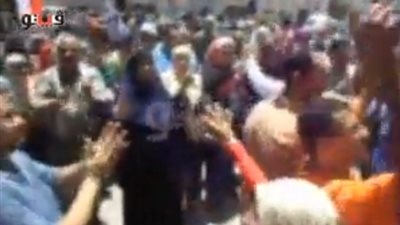 بالفيديو.. أهالي دمياط يرقصون على أغنية 