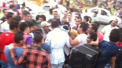 بالفيديو والصور.. شباب يحتفلون على أغنية شعبان عبد الرحيم في التحرير