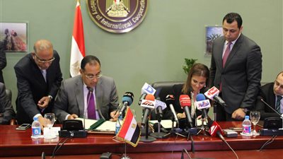 سحر نصر توقع بروتوكول تعاون مع وزارة الإسكان بـ2.5 مليون دولار