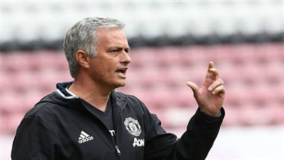 روني وإبراهيموفيتش في هجوم مان يونايتد أمام ليستر بالدرع الخيرية