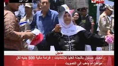 بالفيديو.. مسنة ترقص أمام لجنة انتخابية