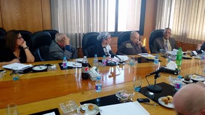 بالصور.. اجتماع بين صناعة السينما والضرائب لمناقشة «القيمة المضافة»