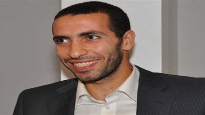 أبو تريكة يصل جامعة القاهرة للمشاركة في دورة الـ«فيفا»