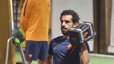 بالصور.. محمد صلاح يعود لتدريبات «روما» استعدادًا لمباراة «نابولي»