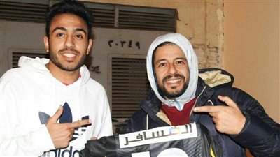 «كهربا» يهزم حماقي في مباراة كرة قدم