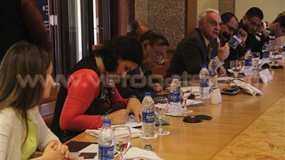 رئيس الجامعة الأمريكية يخرج عن صمته.. ريتشاردوني: لا ندرب الطلاب على المشاركة في العمل السياسي.. عدت إلى مصر مسئولا بالتعليم العالي وليست لي صفة سياسية.. على استعداد للتعاون مع الحكومة المصرية