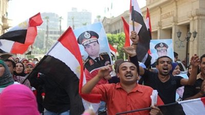 مسيرة لأنصار السيسي بالدراجات النارية في شوارع البساتين