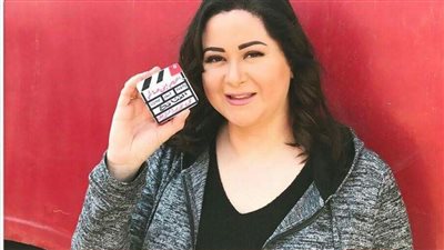 مي نور الشريف تنشر صورة لها في كواليس «اللهم إني صائم»