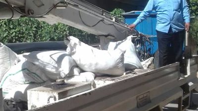 بالصور.. ضبط مخزن للسكر بوادي حوف وإحالة مالكه للنيابة