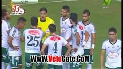 بالفيديو.. حسام حسن يشتبك مع إيهاب جلال خلال مباراة المصري والمقاصة