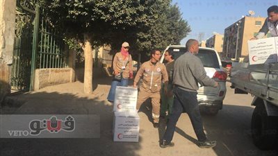 الهلال الأحمر يقدم مساعدات لأقباط العريش في الإسماعيلية
