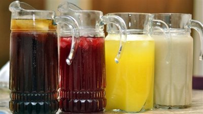 مشروبات رمضان منعشة وتقي من الأمراض.. العرقسوس يقوي جهاز المناعة ويحمي جدار المعدة.. الكركديه مطهر للأمعاء والتمر هندي يخلص الجسم من السموم.. الخروب لعلاج الإسهال وقمر الدين مغذٍ ويقاوم العطش