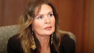 يسرا: العليا للانتخابات لا تسعى لحل مشاكل الوافدين