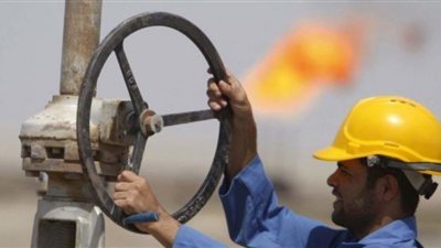 ليبيا تعلن رفع إنتاج النفط لـ900 ألف برميل يوميا