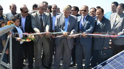 بالصور..محافظ الإسماعيلية يفتتح محطة الطاقة الشمسية بالتل الكبير