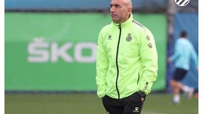 إسبانيول يطيح بمدربه قبل لقاء ريال مدريد