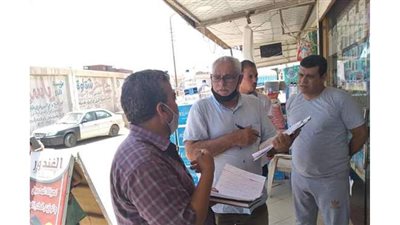 حملة للتفتيش على رخص المحال التجارية بأبوصوير  في الإسماعيلية | صور