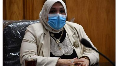 رئيس جامعة القناة تؤكد على ضرورة الالتزام بالإجراءات الاحترازية