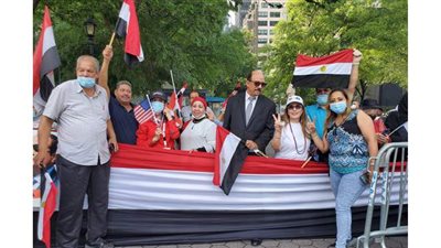 وقفة لأبناء الجالية المصرية في نيويورك احتفالا بذكرى ثورة 30 يونيو