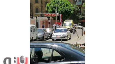 الإسعاف تنقل طالباً بلجنة مدرسة قصر العيني بعد شعوره بالأعياء قبل انتهاء الامتحان | فيديو