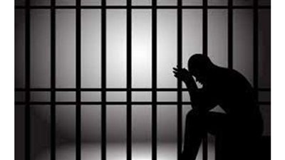 حجز عاطل اشترك مع آخرين باقتحام شقة وسرقتها بالإكراه