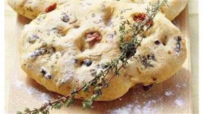 طريقة عمل خبز الزيتون والزعتر من الشيف عظيمة