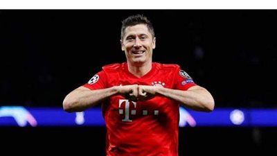 رومينيجه: ليفاندوفسكي أفضل مهاجم في العالم