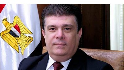 حسين زين يهنئ الرئيس السيسي وشعب مصر بثورة 30 يونيو المجيدة