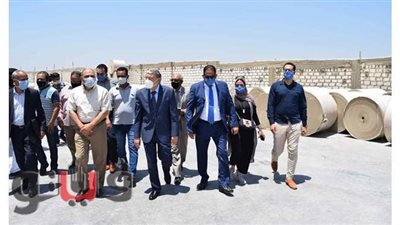 بتكلفة 240 مليون جنيه.. تعرف على أول مصنع لخام الورق بالصعيد | فيديو