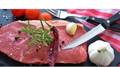 استشارى: تتبيل اللحوم خارج الثلاجة يهدد صحة الأسرة