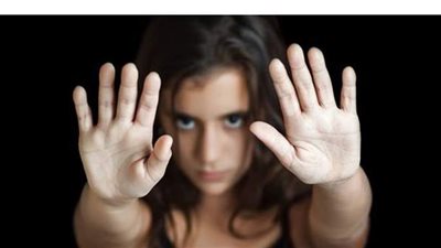 الصحة تكشف مساوئ وأضرار ختان الإناث للفتيات