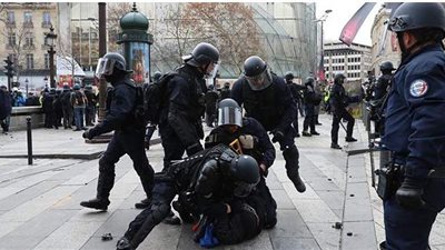 الشرطة الفرنسية تخلي مركزاً تجارياً كبيراً  لتوقيف شخص مسلح