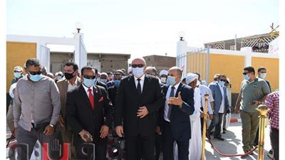 محافظ قنا يفتتح محطة رفع الصرف الصحى الفرعية بالشوينة | صور