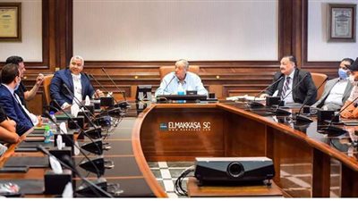 رئيس المقاصة يبحث مع إيهاب جلال واللاعبين حل مشاكل الفريق | صور