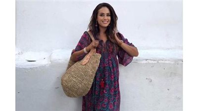 هند صبري : لا تحني رأسك أبداً