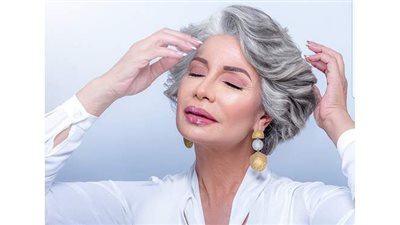 سوسن بدر بإطلالة شبابية : 