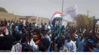 وسط انتشار الأمن.. حشود ضخمة شاركت في مليونية 30 يونيو بالسودان | صور