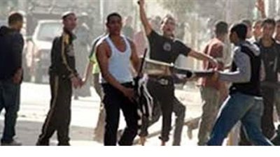 بسبب خلافات الجيرة.. إصابة 4 أشخاص فى مشاجرة بالأسلحة النارية بعزبة النخل