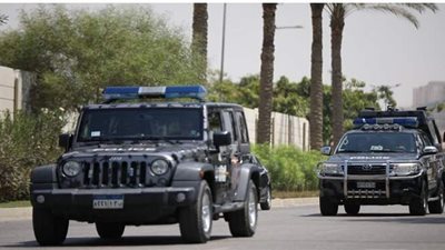 حملة  لإزالة الإشغالات بمداخل محطات مترو الأنفاق