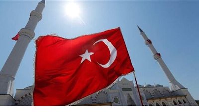 احتجاج آلاف المحامين على خطة حكومية لإصلاح نقاباتهم بتركيا