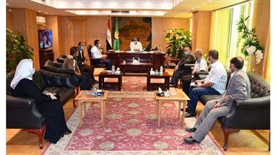 محافظ الفيوم لرؤساء القرى الجدد: تجهيز صف ثان من القيادات مطلب ضروري