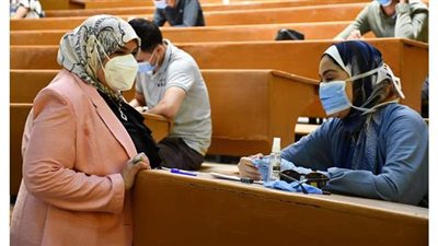 بالكمامة والكحول  والتعقيم.. انطلاق امتحانات السنوات النهائية بقناة السويس