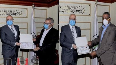 محافظ بني سويف يكرم مديري إدارتي التفتيش المالي والأزمات والطوارئ