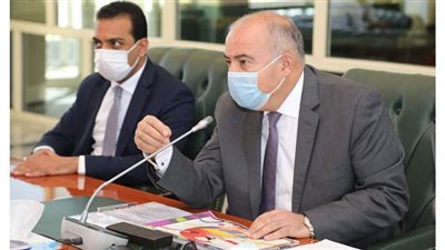 اجتماع لمحافظ قنا لمتابعة مشروعات حياة كريمة | صور