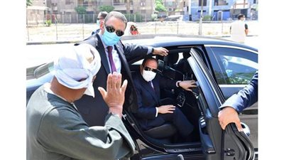 السيسي يتفقد مشروعات المحاور والكباري بمدينة نصر