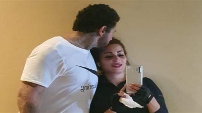 أحمد الفيشاوي يتعرض لهجوم من الجمهور بعد مغازلته لزوجته