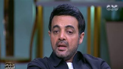 عمرو محمود ياسين عن القبض على فتيات التيك توك:  ابتديت أتوتر